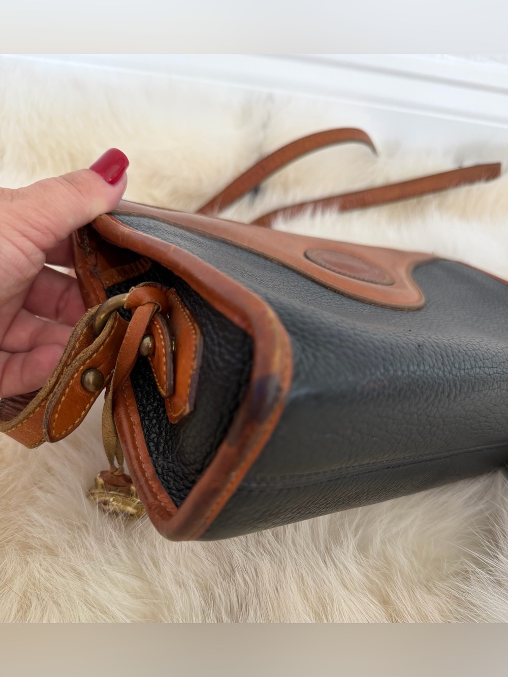 Authentic Vintage Dooney & Bourke All-Weather Leather (AWL) Crossbody Bag - Picture 11 of 16